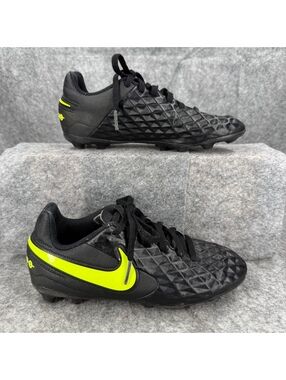Nike Junior Tiempo Legend 8 Soccer Cleats AT5881-070 Black Yellow Size 1Y 062